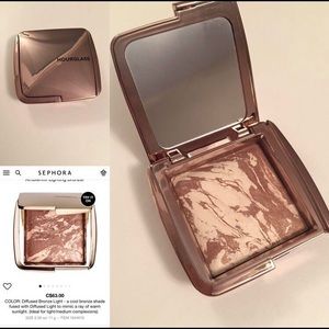 Hourglass diffused light bronzer